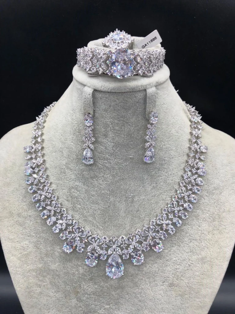 Clear Pear Drop Leaf Jewelry Set — product view