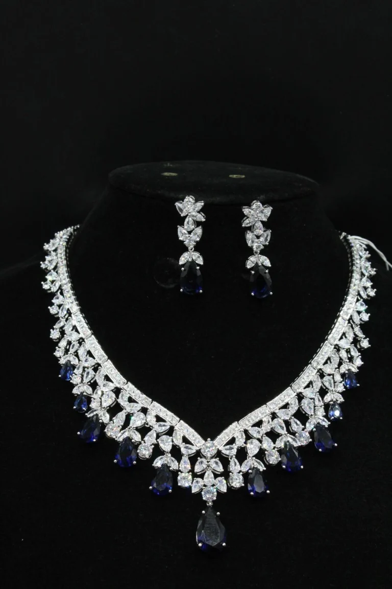 Blue Pear Floral Necklace Set — product view