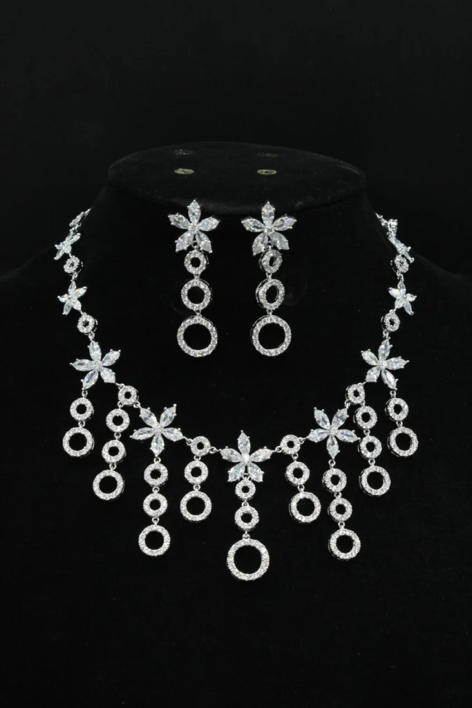 Clear Circle Floral Necklace Set — product view