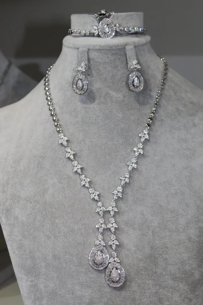 Clear Leaf Double Drop Jewelry Set — product view