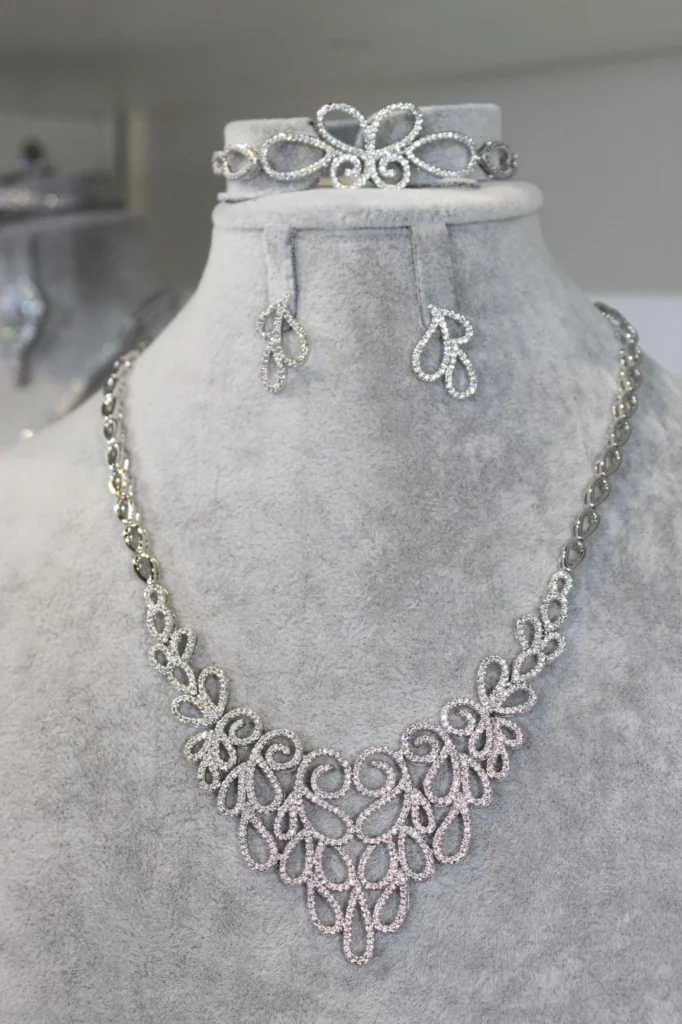 Clear Oval Petal Bib Jewelry Set — product view