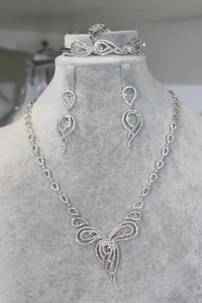 Clear Paisley Scroll Drop Jewelry Set — product view