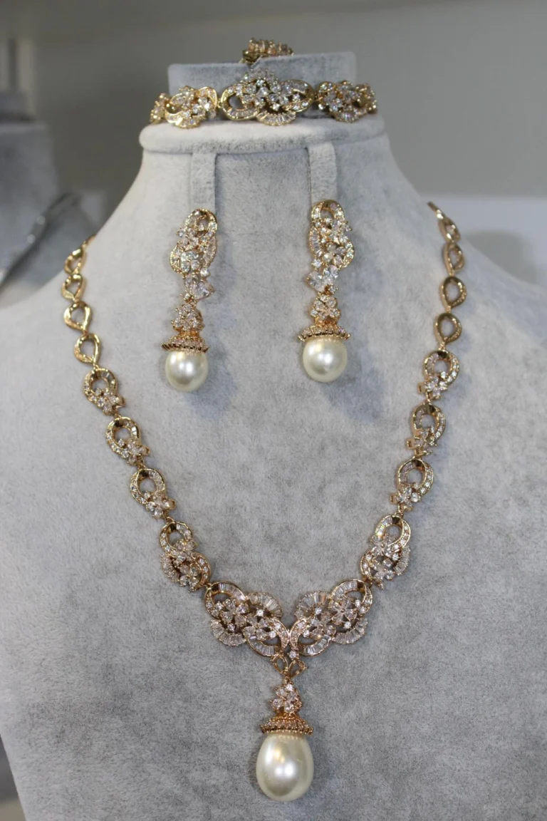 Gold Tone Pearl Effect Lariat Jewelry Set — product view