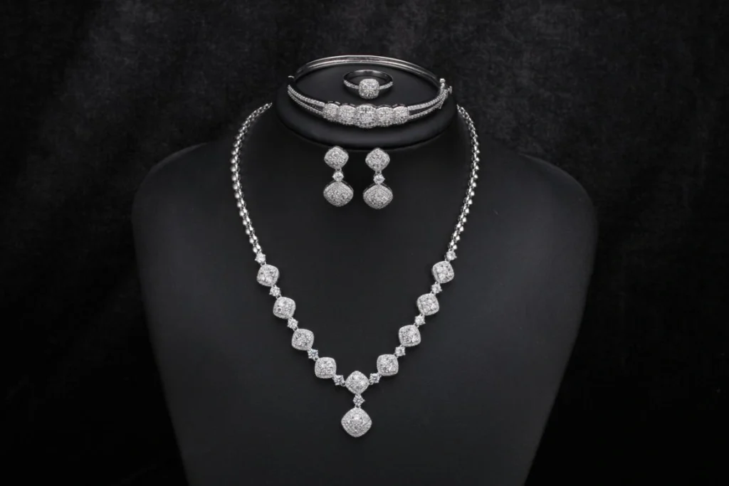 Clear Round Halo Pendant Jewelry Set — product view