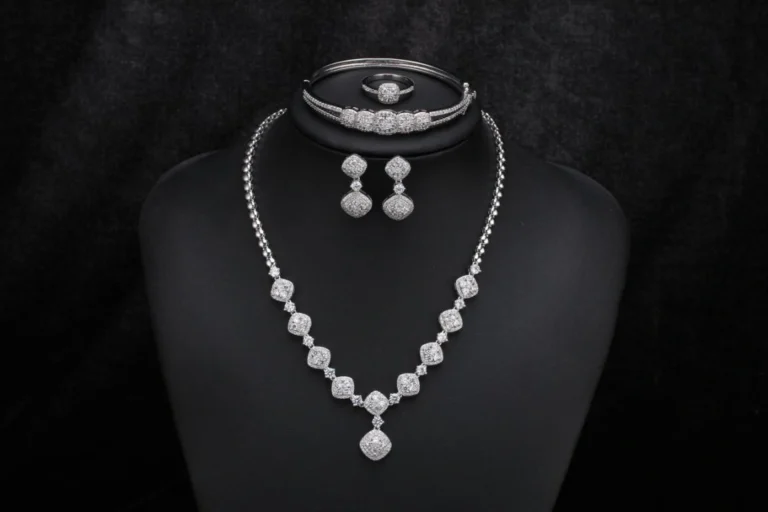 Clear Round Halo Pendant Jewelry Set — product view