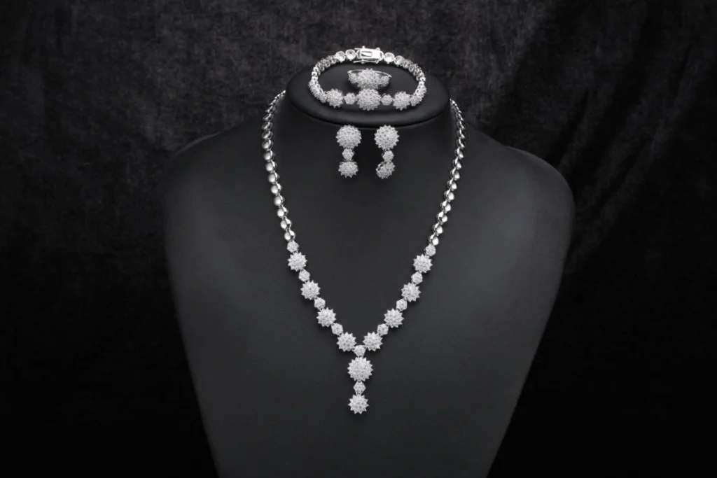 Clear Graduated Round Halo Jewelry Set — product view